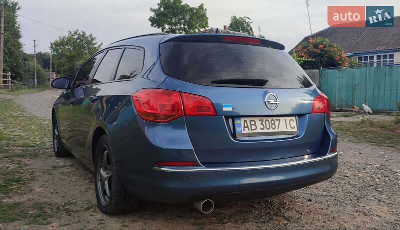 Універсал Opel Astra 2012 в Вінниці