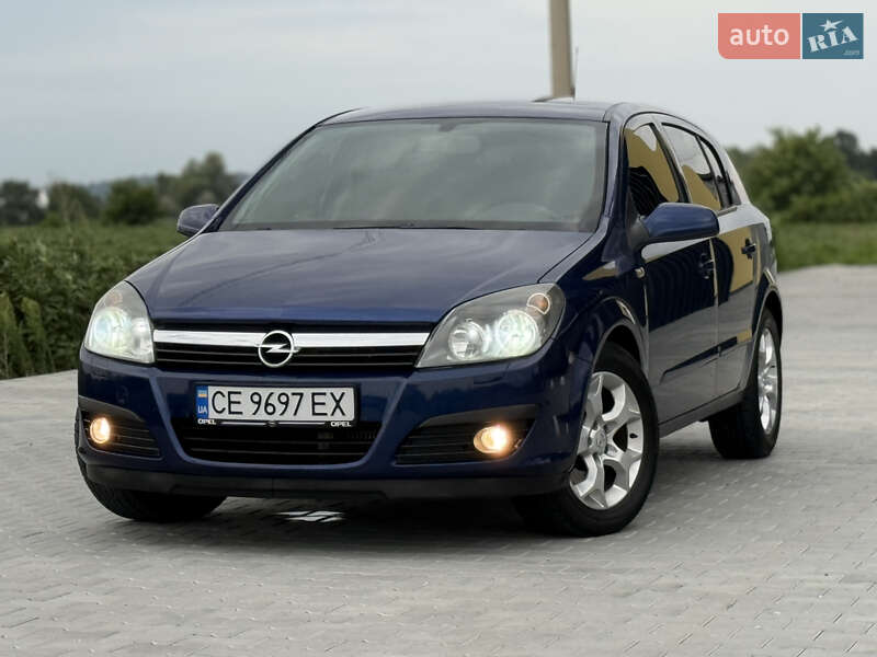 Хэтчбек Opel Astra 2006 в Черновцах