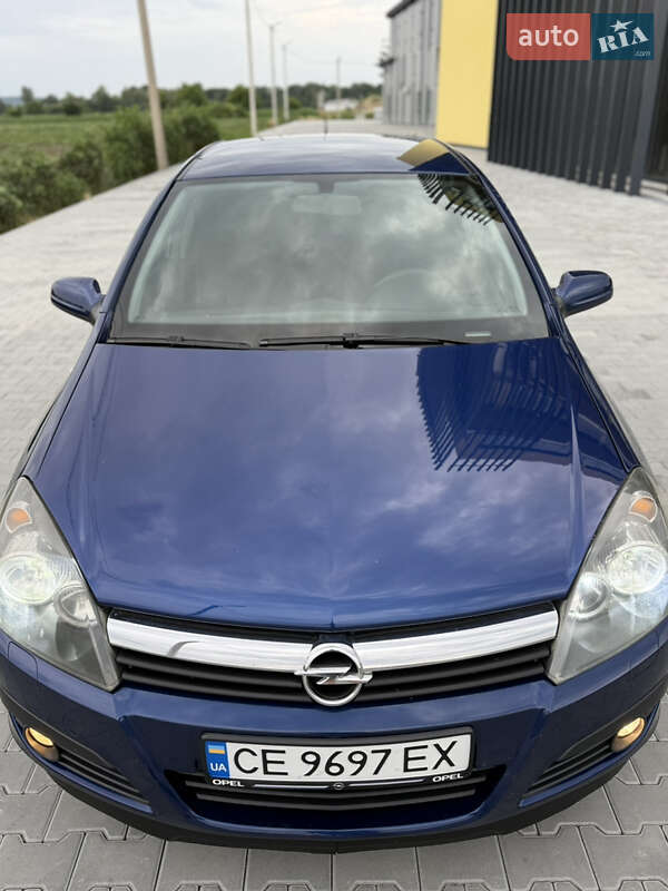 Хэтчбек Opel Astra 2006 в Черновцах