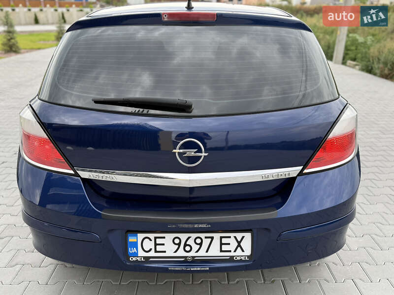 Хэтчбек Opel Astra 2006 в Черновцах