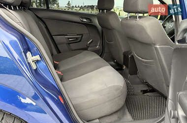 Хэтчбек Opel Astra 2006 в 