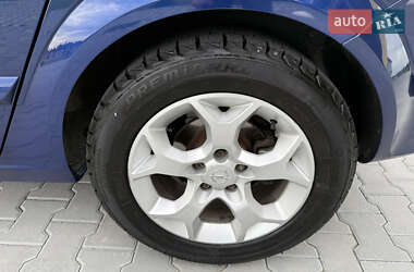 Хэтчбек Opel Astra 2006 в 