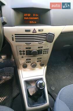 Универсал Opel Astra 2007 в 