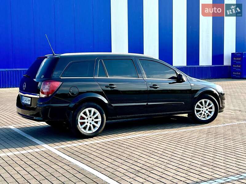 Универсал Opel Astra 2008 в Дубно