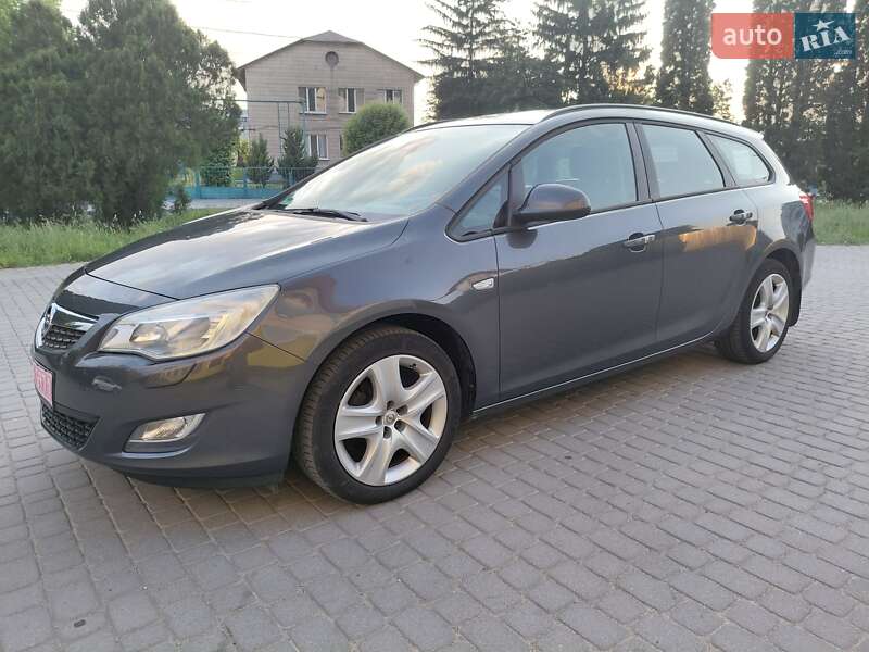 Opel Astra 2011