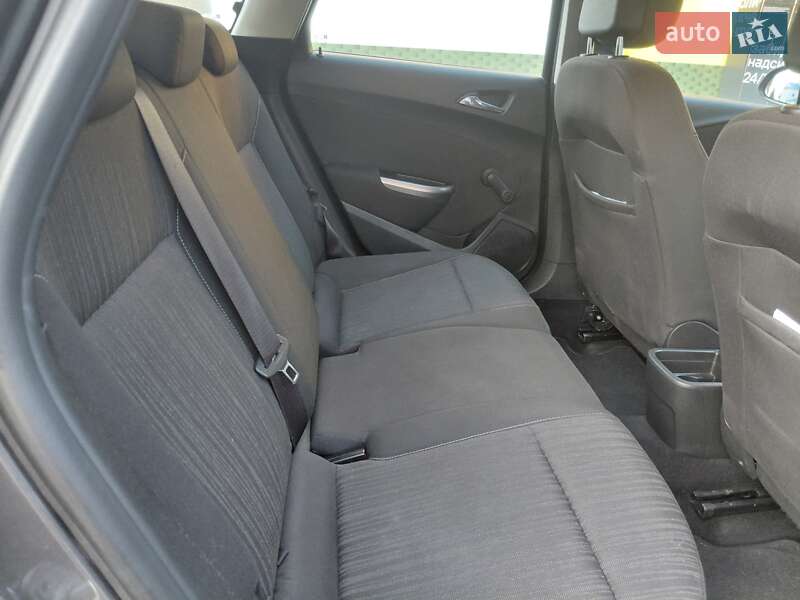 Універсал Opel Astra 2011 в Вінниці