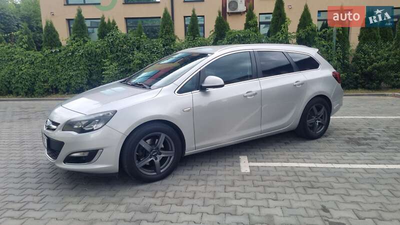 Універсал Opel Astra 2014 в Луцьку