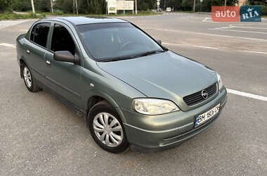 Седан Opel Astra 2006 в Глухове