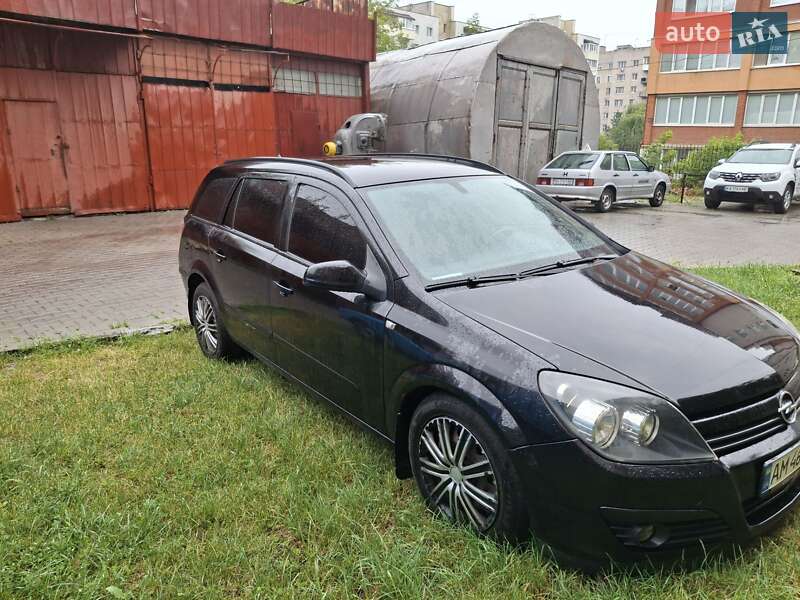 Универсал Opel Astra 2005 в Львове