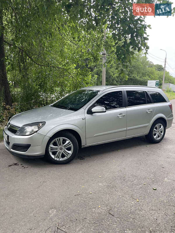 Универсал Opel Astra 2005 в Ровно