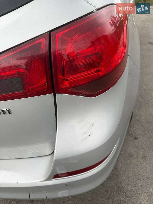 Универсал Opel Astra 2011 в Киеве