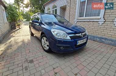 Универсал Opel Astra 2005 в Новом Буге