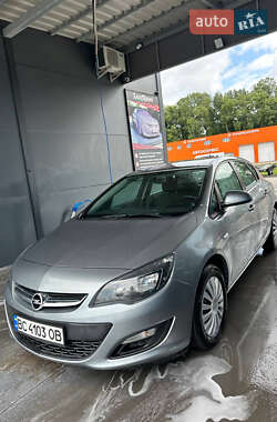 Хэтчбек Opel Astra 2015 в 