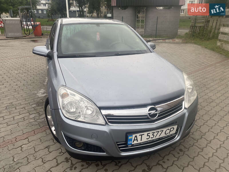 Седан Opel Astra 2008 в Калуше
