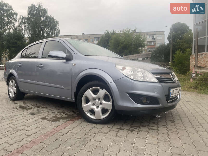 Седан Opel Astra 2008 в Калуше