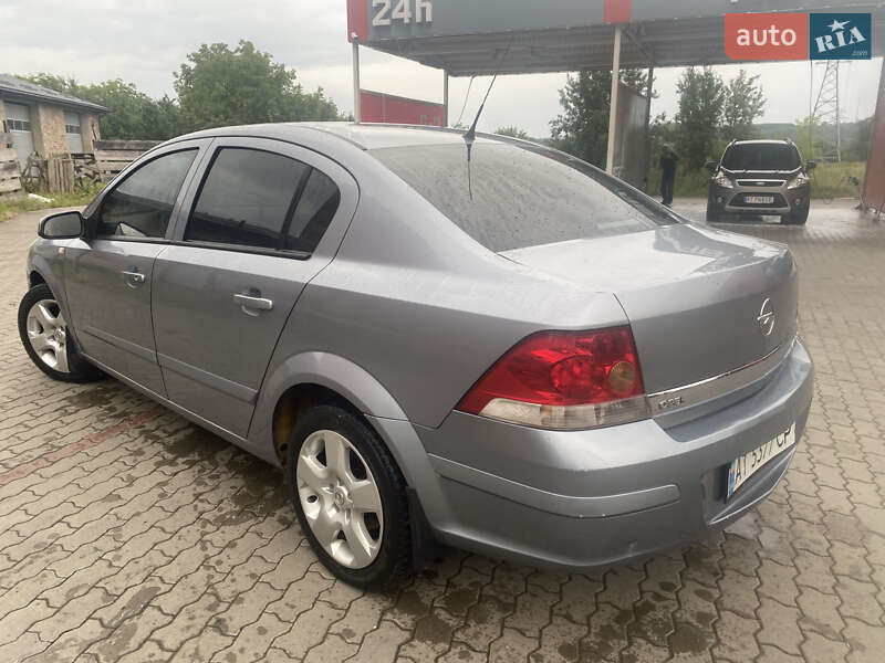 Седан Opel Astra 2008 в Калуше