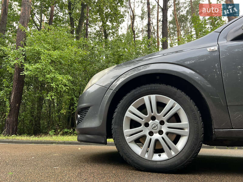 Универсал Opel Astra 2009 в Житомире