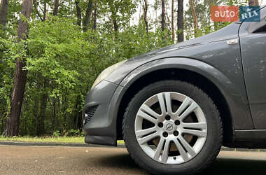 Универсал Opel Astra 2009 в 