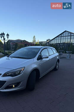 Универсал Opel Astra 2013 в 