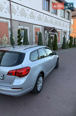 Универсал Opel Astra 2013 в 