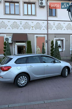 Универсал Opel Astra 2013 в 