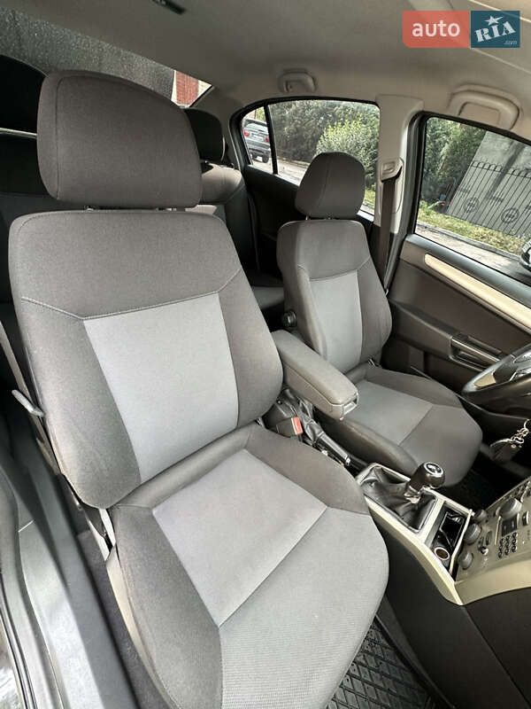 Седан Opel Astra 2008 в Тернополе
