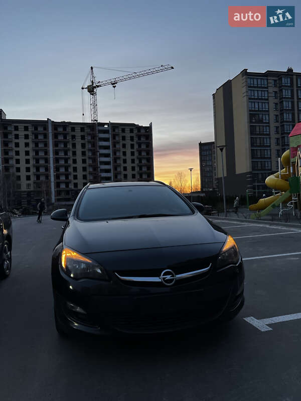 Opel Astra 2012