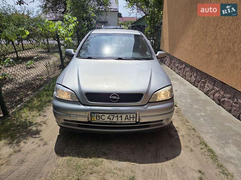 Седан Opel Astra 2000 в Львові