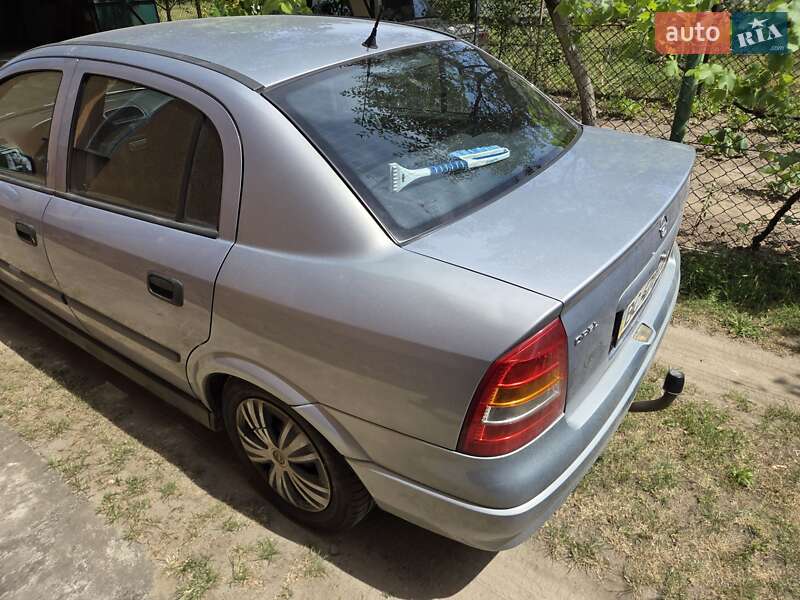 Седан Opel Astra 2000 в Львові