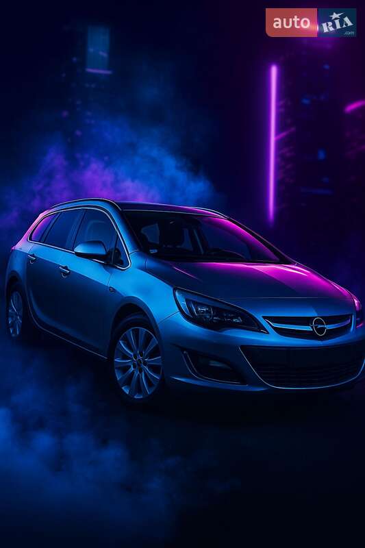 Універсал Opel Astra 2012 в Львові