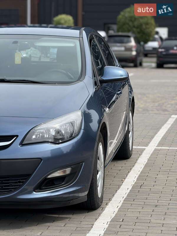 Хетчбек Opel Astra 2013 в Луцьку