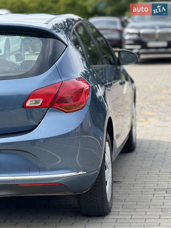 Хетчбек Opel Astra 2013 в Луцьку