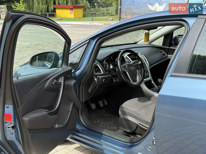 Хетчбек Opel Astra 2013 в Луцьку