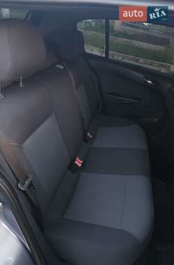 Хэтчбек Opel Astra 2007 в 