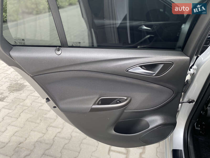 Универсал Opel Astra 2016 в Хмельницком