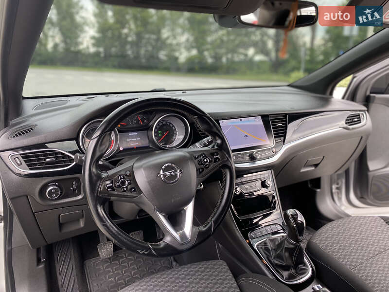 Универсал Opel Astra 2016 в Хмельницком