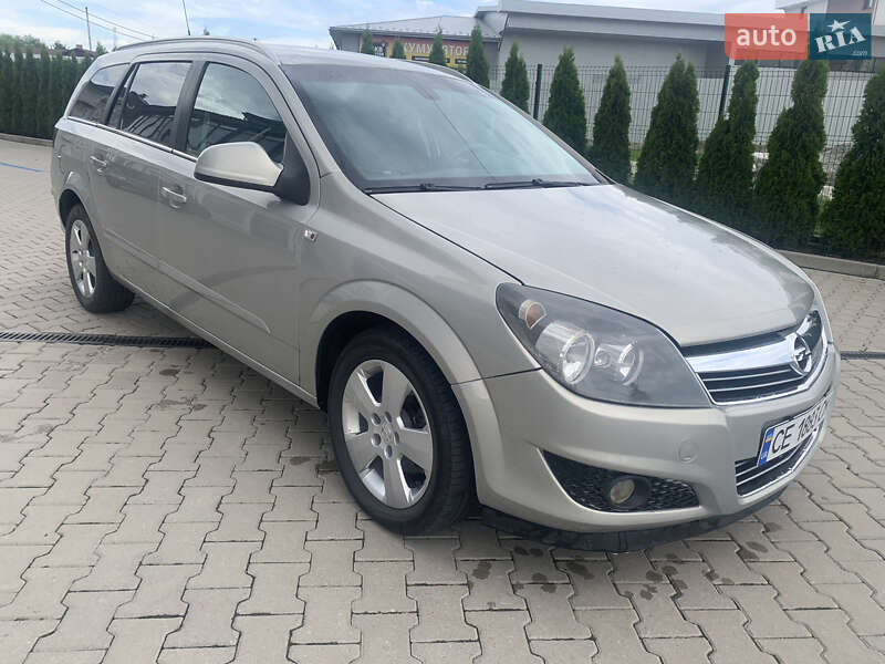 Универсал Opel Astra 2010 в Черновцах