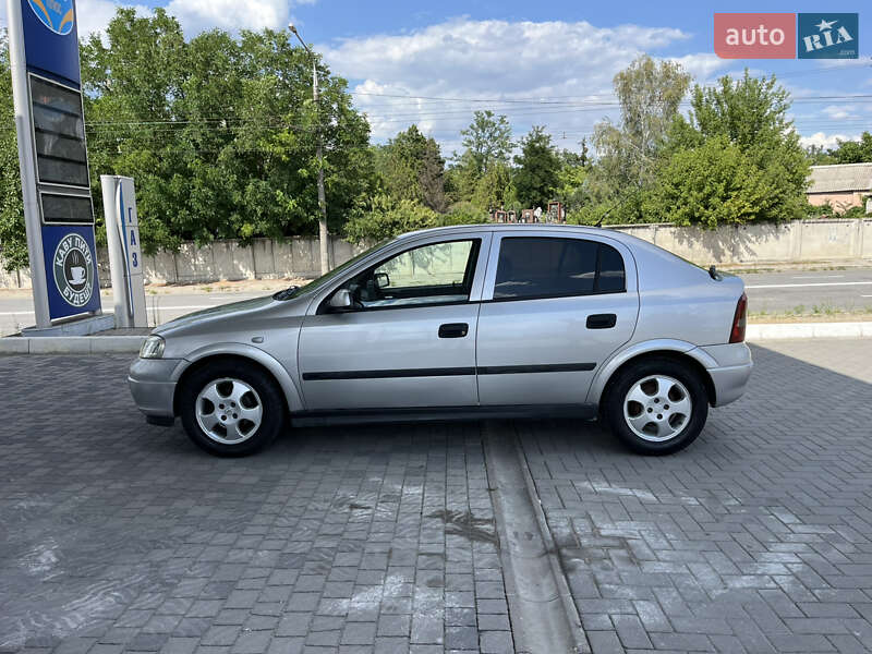 Хэтчбек Opel Astra 2000 в Запорожье