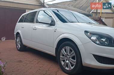 Универсал Opel Astra 2010 в 