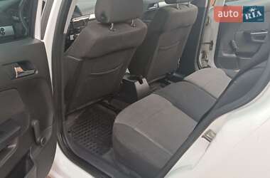 Универсал Opel Astra 2010 в 