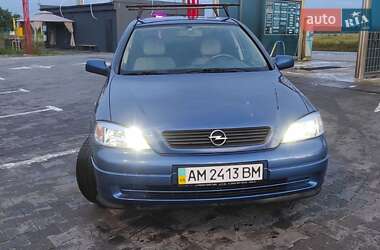 Хэтчбек Opel Astra 2002 в 