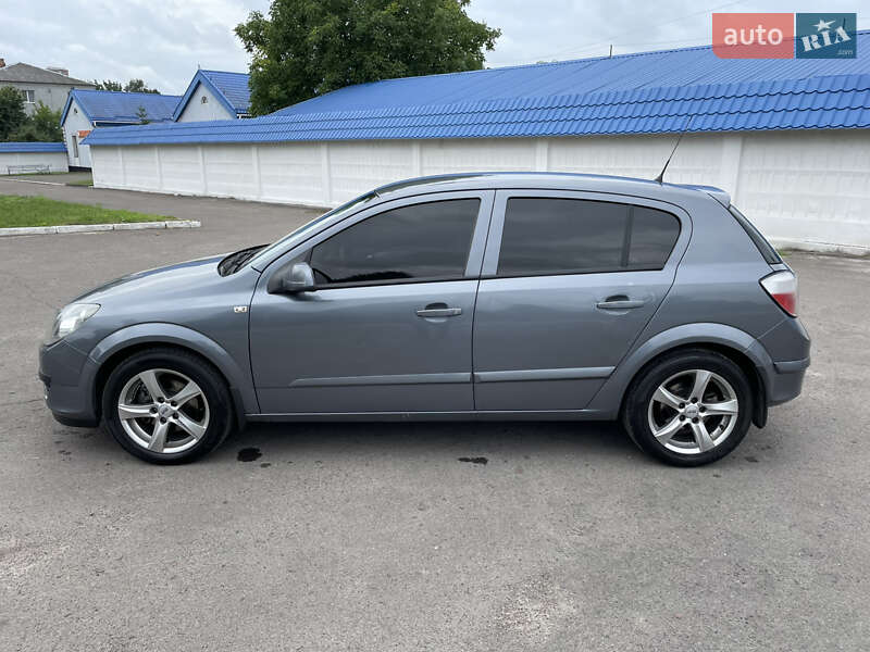 Хэтчбек Opel Astra 2006 в Радивилове
