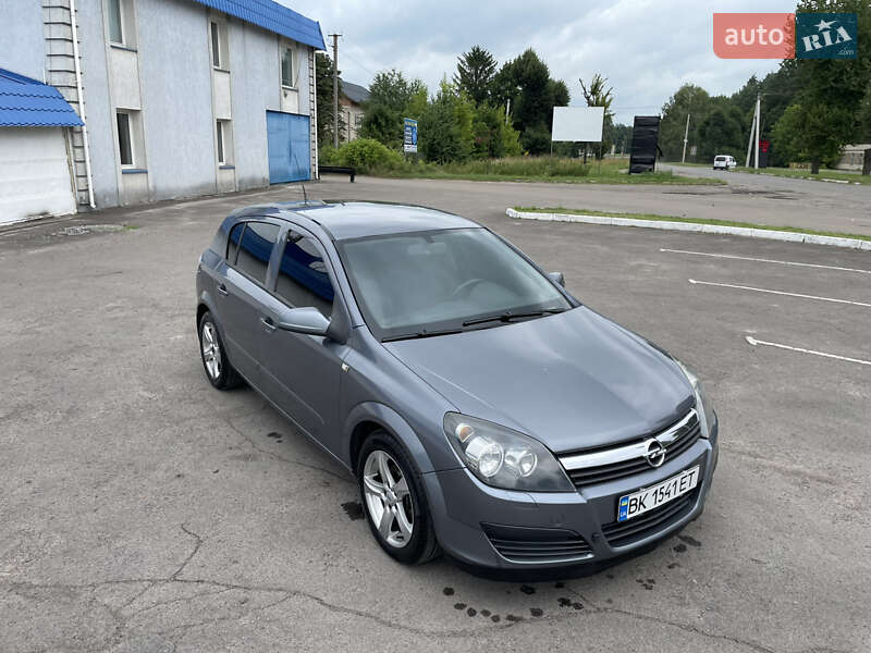 Хэтчбек Opel Astra 2006 в Радивилове