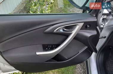 Универсал Opel Astra 2012 в 