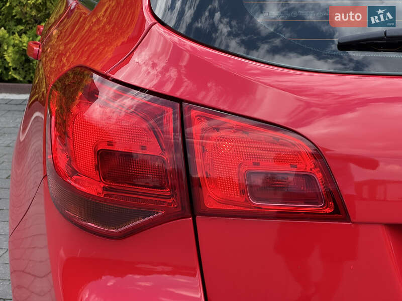 Універсал Opel Astra 2013 в Стрию