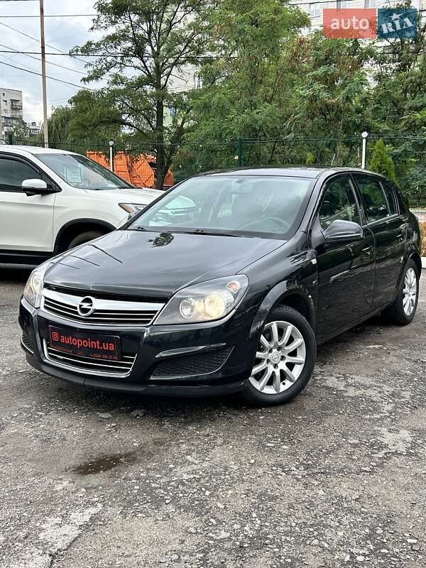 Opel Astra 2012