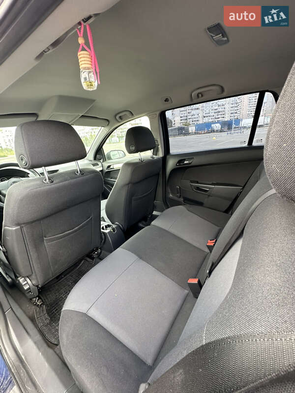 Универсал Opel Astra 2008 в Киеве