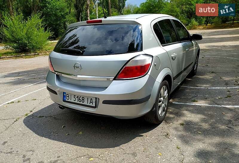 Хетчбек Opel Astra 2004 в Світловодську