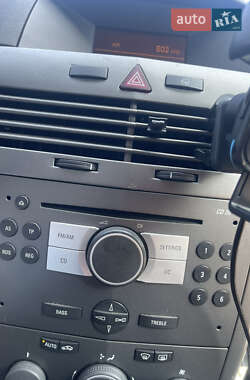 Универсал Opel Astra 2005 в 