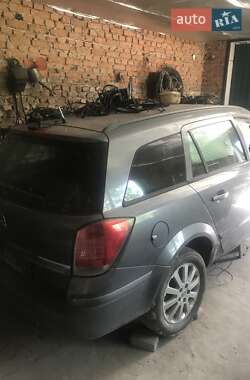 Универсал Opel Astra 2005 в Скалате